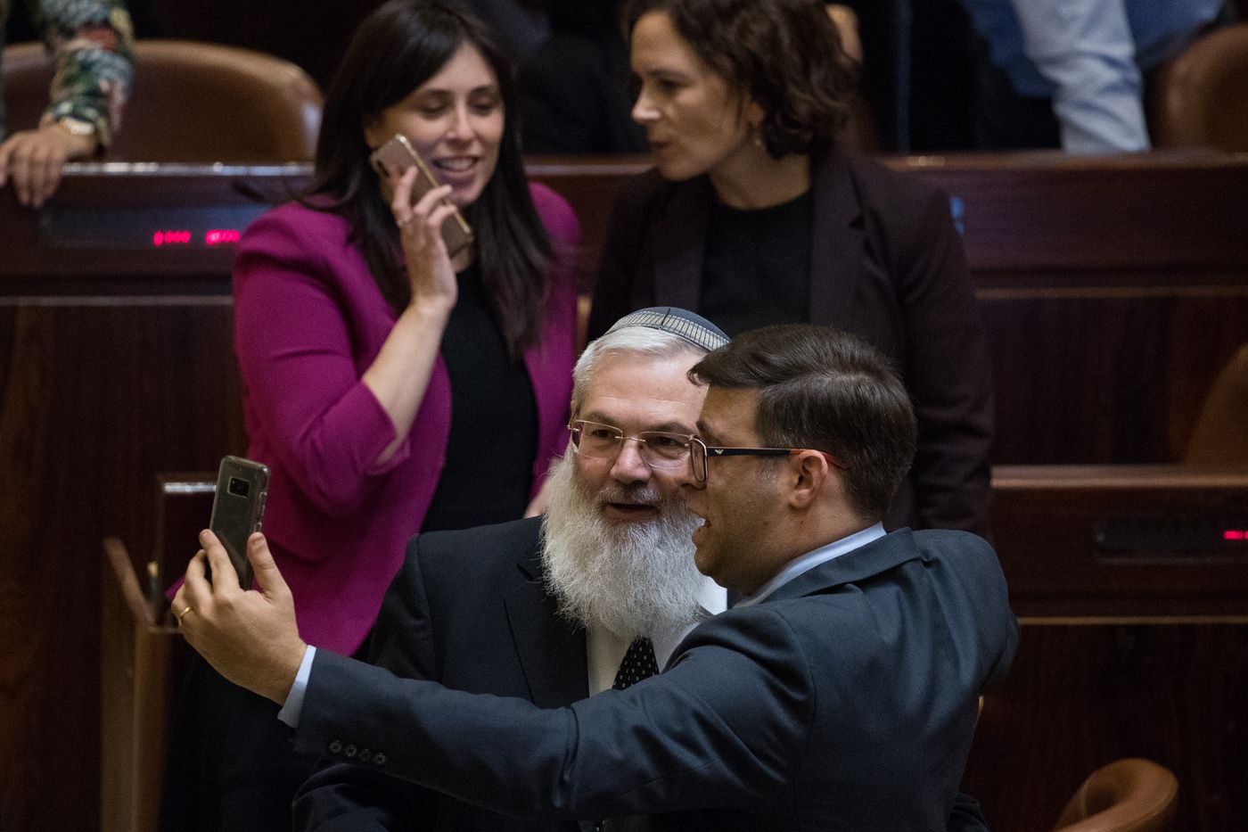 תיעוד אחרון: הח"כים בסלפי פרידה מהכנסת • גלריה