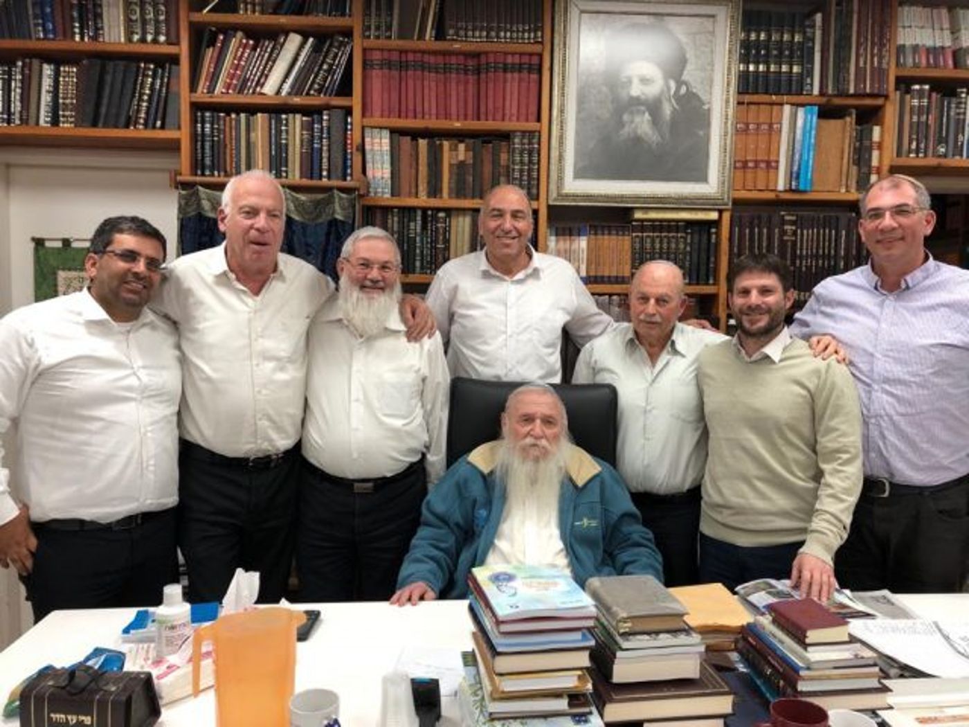 חברי הבית היהודי בכינוס חירום אצל הרב דרוקמן