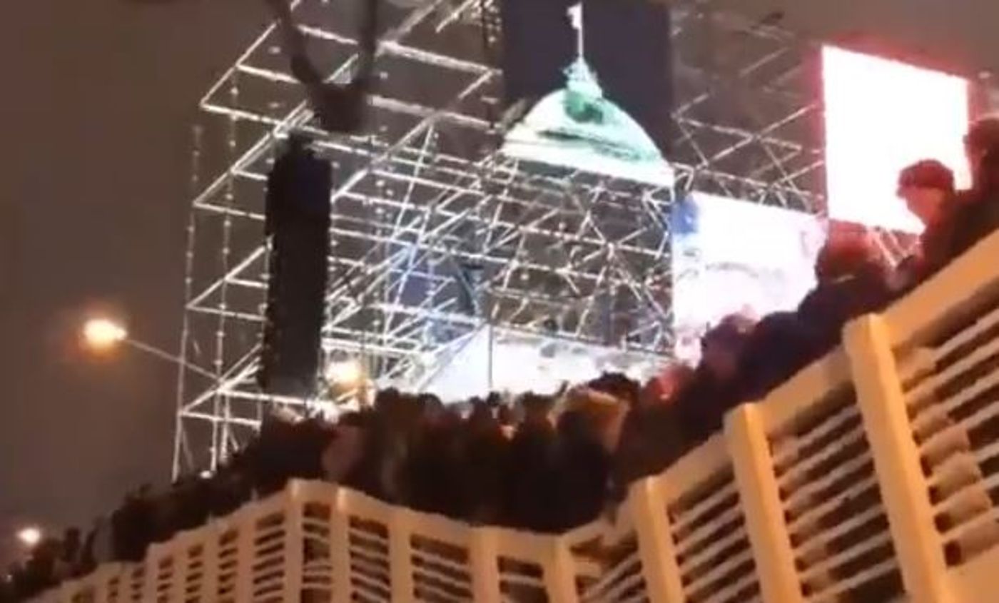 קשה לצפייה: עשרות פצועים בקריסת גשר ברוסיה