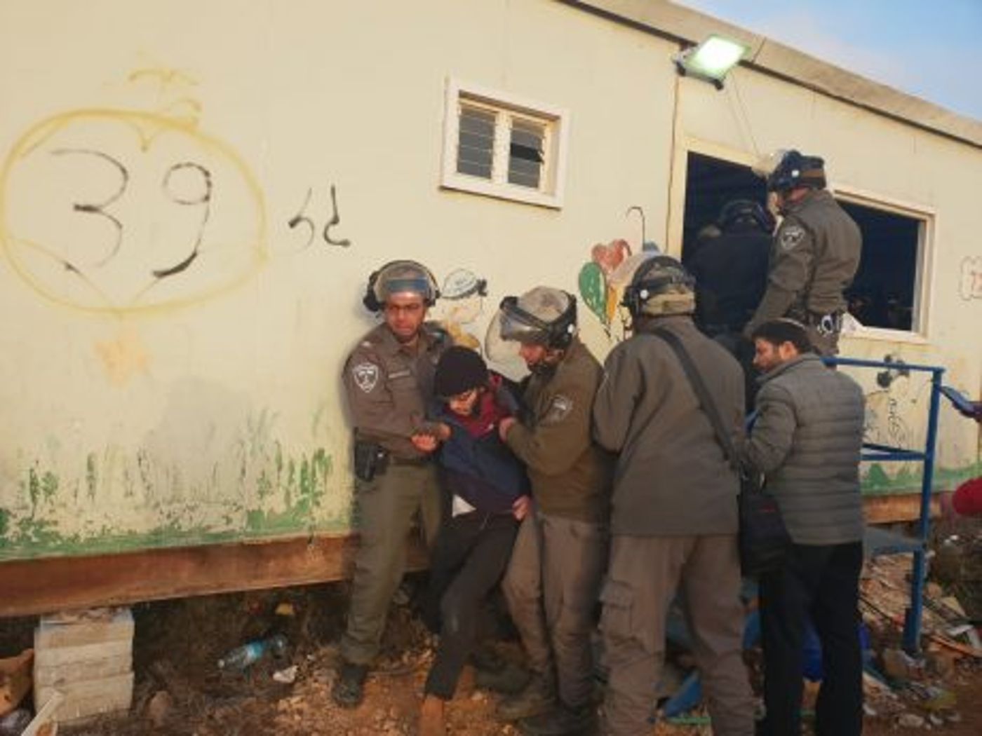 הרב אבינר: "אסור להתעמת עם כוחות הבטחון"
