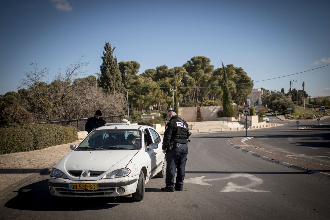 חשד לפיגוע: נערה בת 14 נדקרה בארמון הנציב