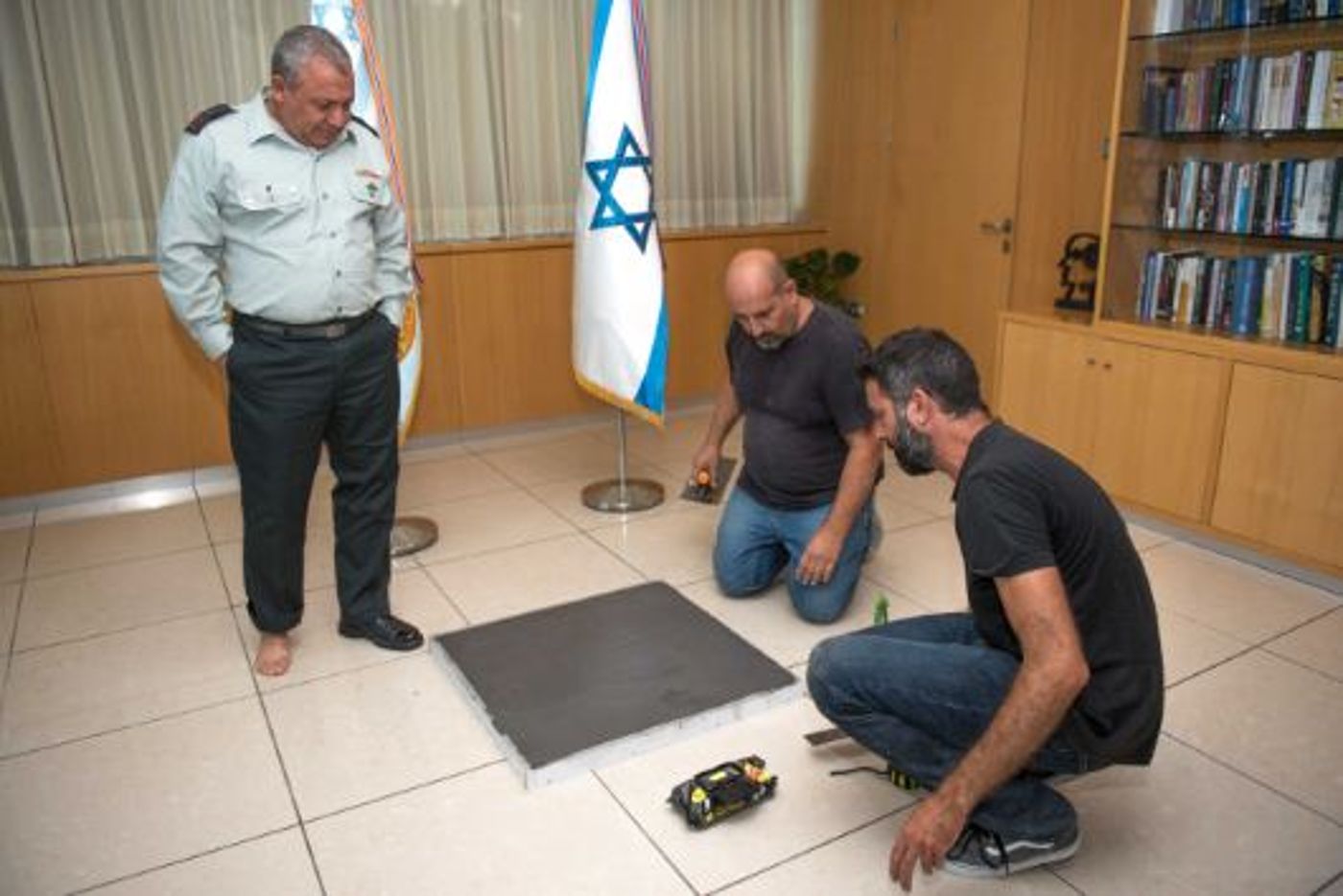 הרמטכ"ל בהטבעת רגל לשדרת הרמטכ"לים בבית חולים הדסה