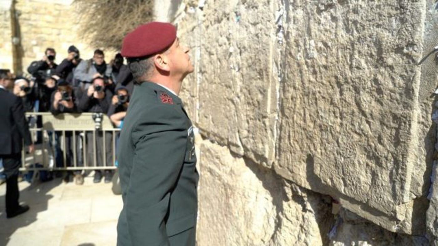 היום הראשון של הרמטכ"ל כוכבי: תפילה בכותל המערבי