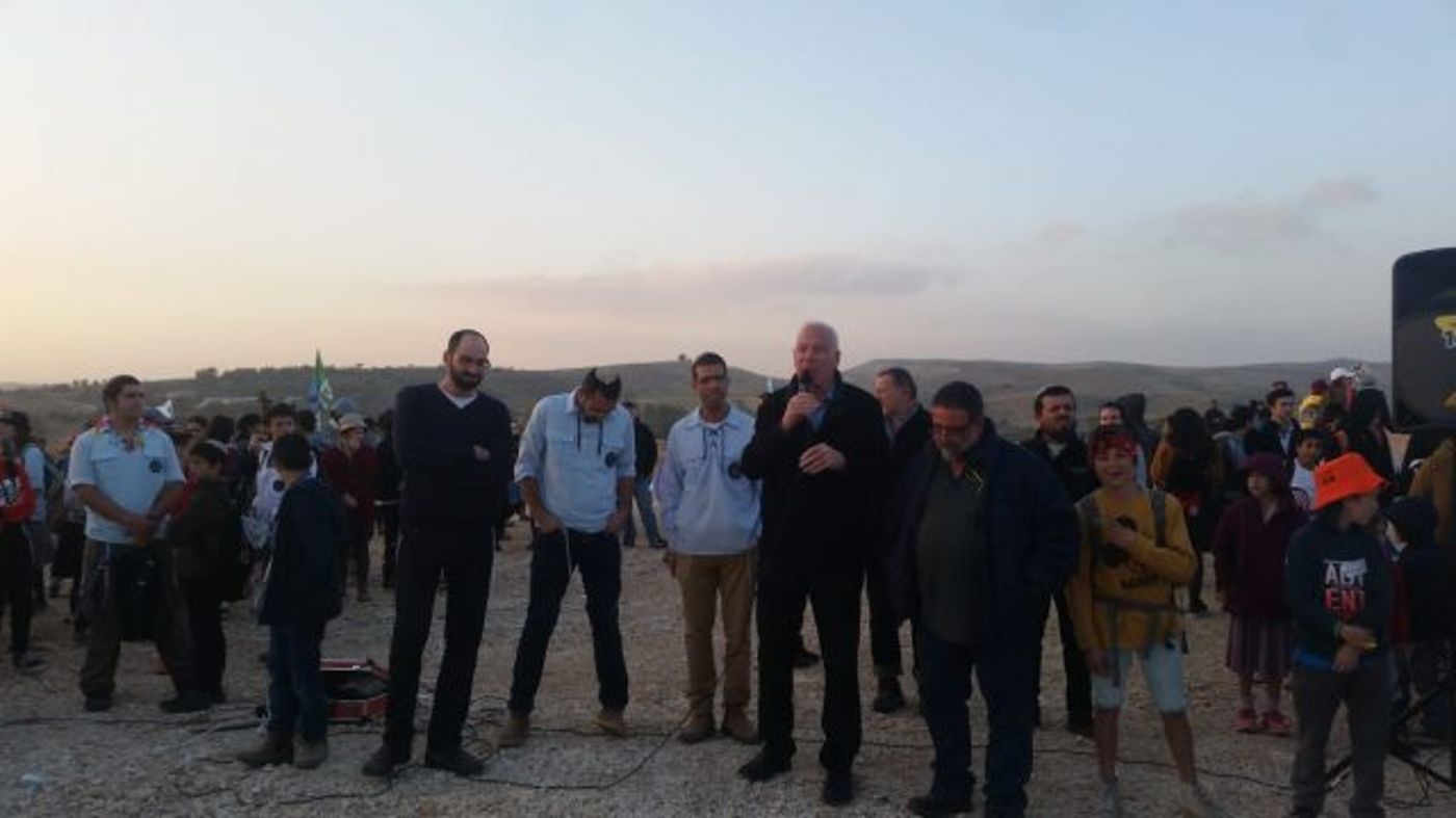 השר אריאל נושא דברים בנטיעות