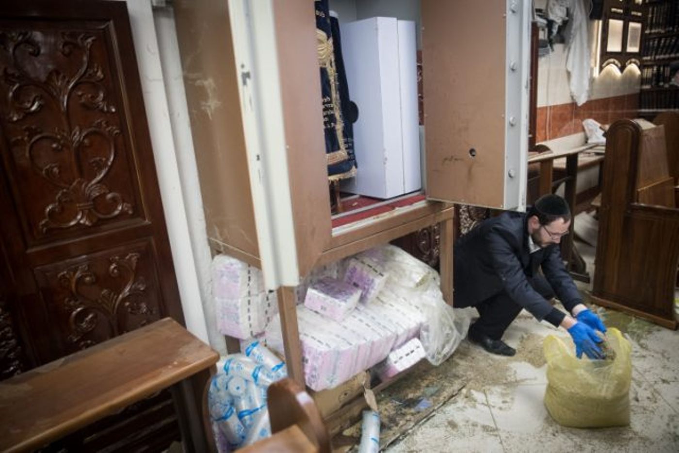 "בושה וחרפה". בית הכנסת שהושחת