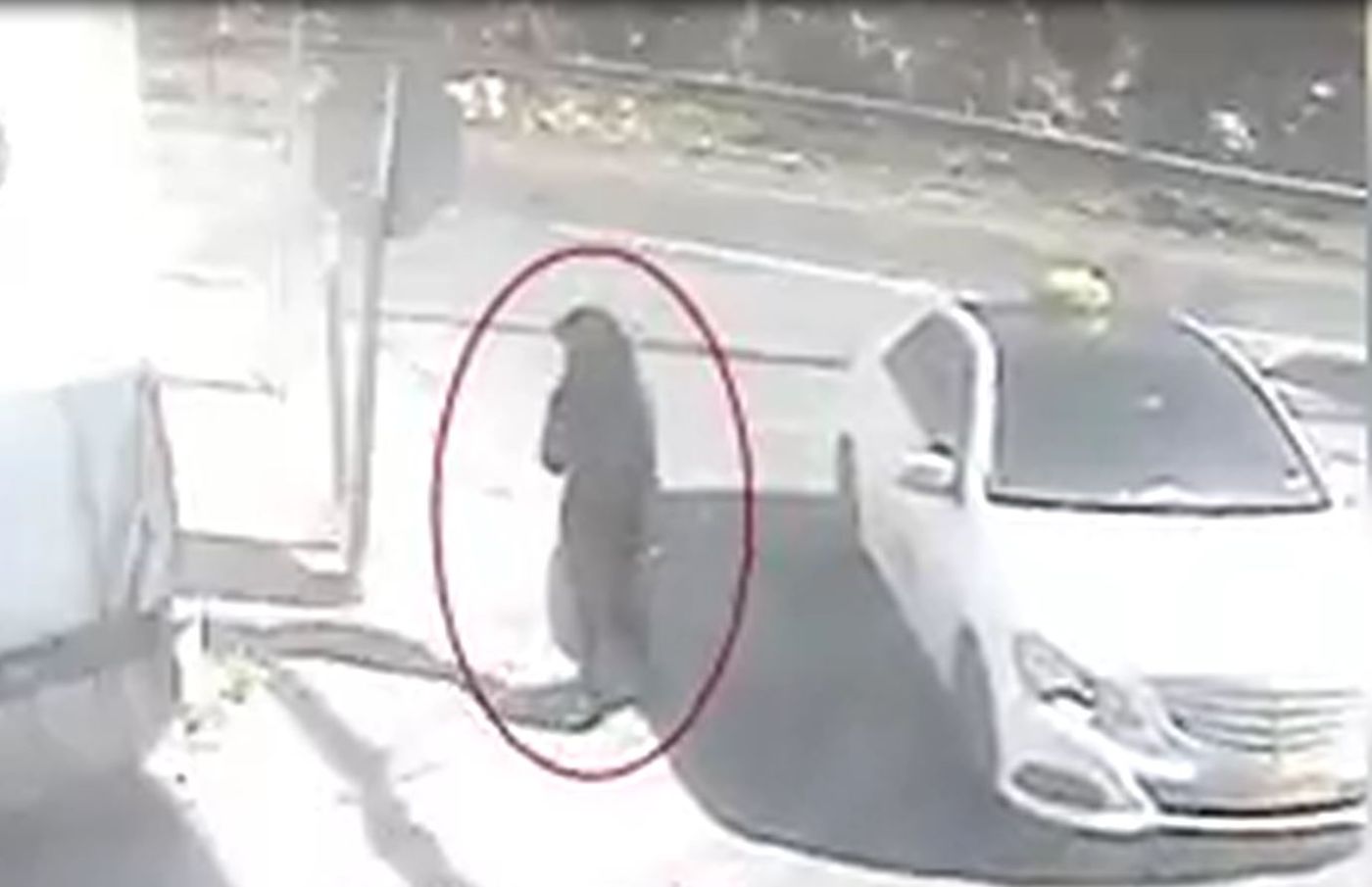 שולפת סכין ומנסה לדקור לוחם: תיעוד מפיגוע הדקירה