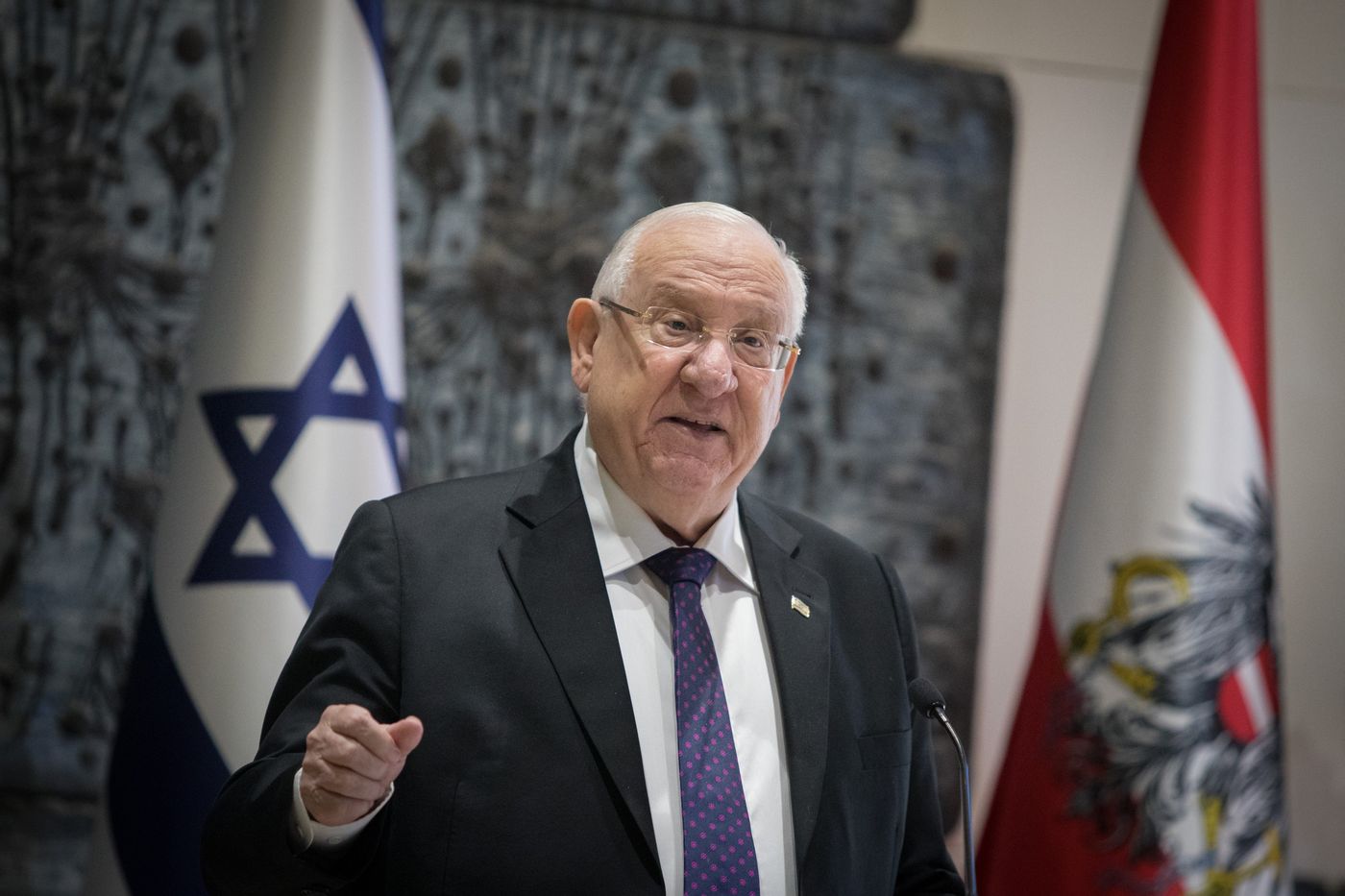 ריבלין במסר למפגינים: "אין לאיש מאיתנו דם סמיך יותר"