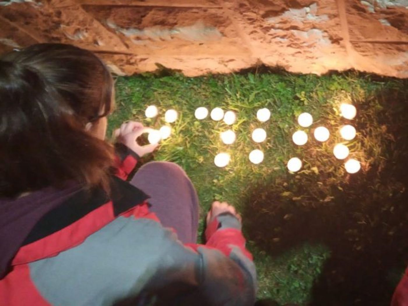 בני נוער מתייחדים עם אורי אנסבכר ז"ל בתקוע