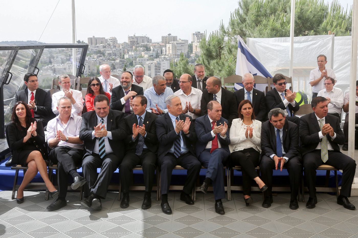 לפני או אחרי שימוע? ראשי מפלגות הימין בעד נתניהו