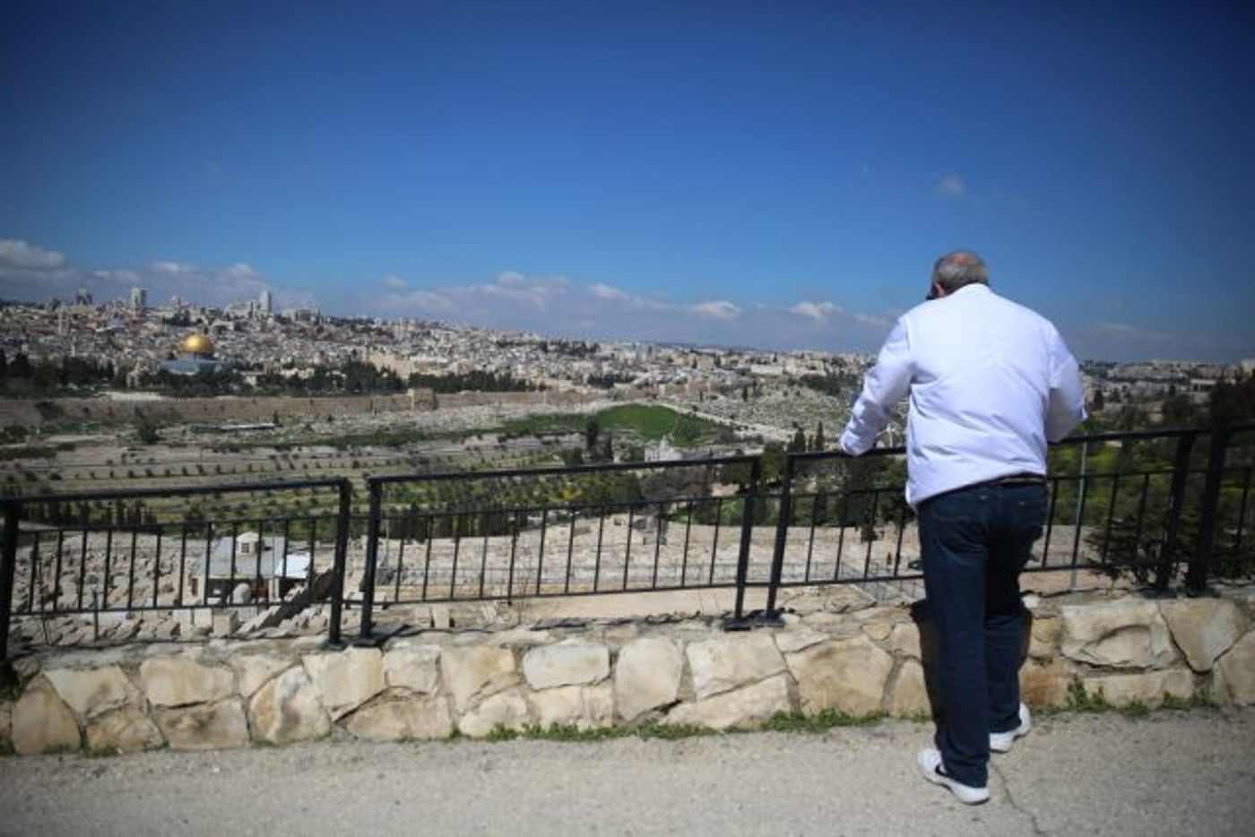 עיר עוטפת אור: גלריית פאר מהעיר העתיקה בירושלים