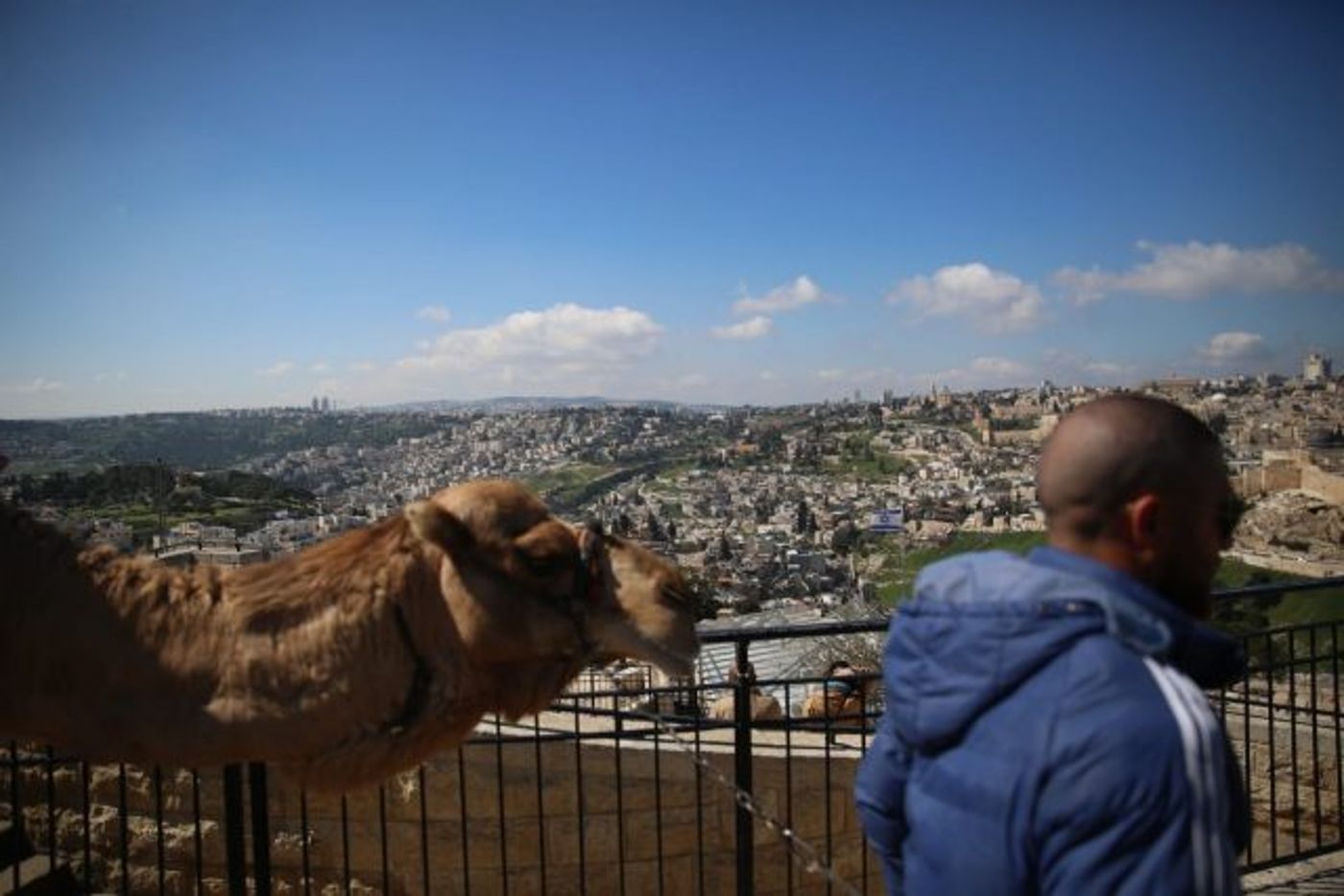 עיר עוטפת אור: גלריית פאר מהעיר העתיקה בירושלים