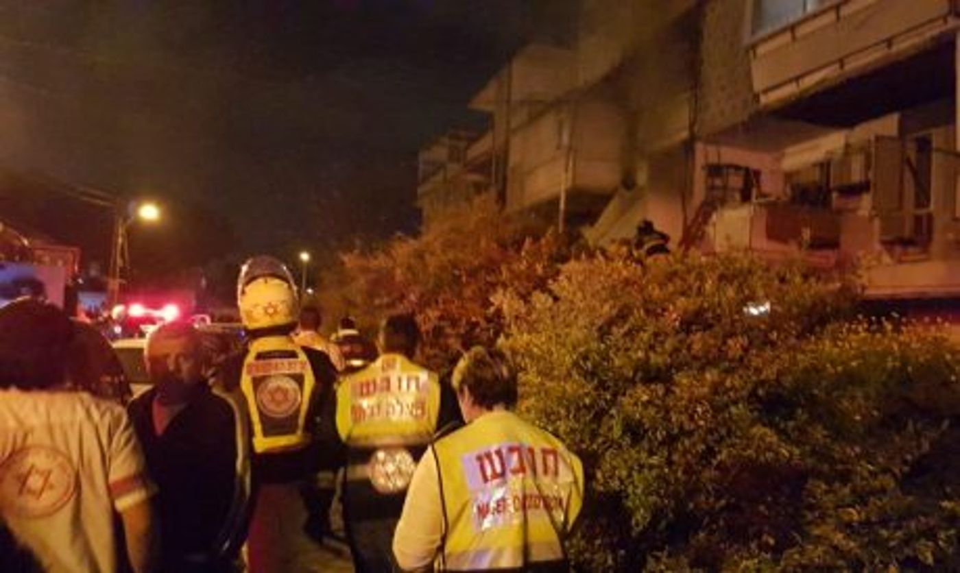 אשקלון: פיצוץ גרם לקריסת מרפסת; אשה נפצעה קשה