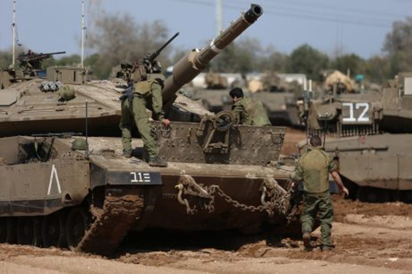 גלריה: הדרום חוזר לשגרה, צה"ל נערך לתקיפה