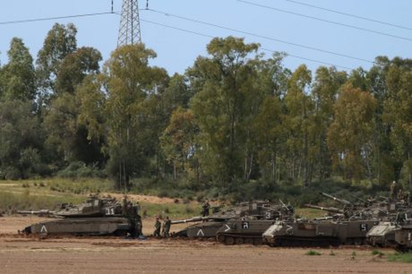 גלריה: הדרום חוזר לשגרה, צה"ל נערך לתקיפה