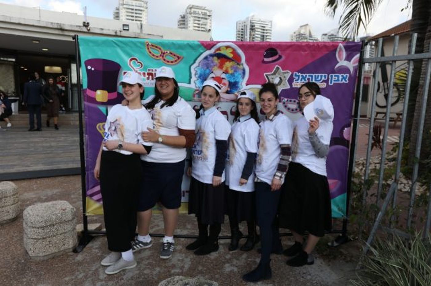 מרגש: עמותת 'אבן ישראל' משמחת את חניכות 'שתילים'
