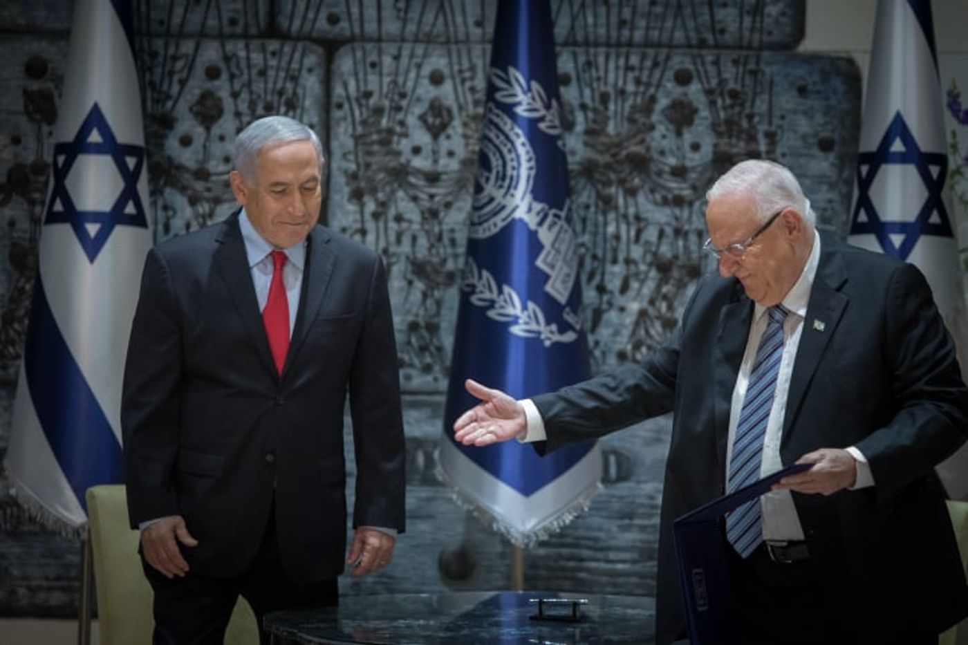 ריבלין הודיע: "מטיל על נתניהו את המנדט"