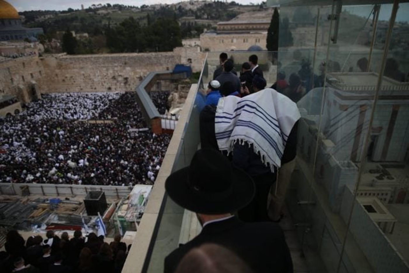 מרהיב: 100 אלף איש בברכת כוהנים בכותל. גלריה