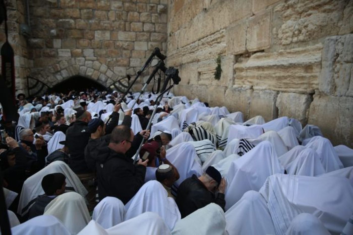 מרהיב: 100 אלף איש בברכת כוהנים בכותל. גלריה
