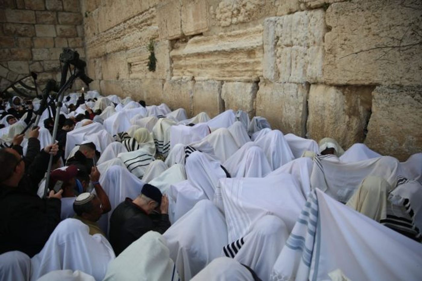 מרהיב: 100 אלף איש בברכת כוהנים בכותל. גלריה