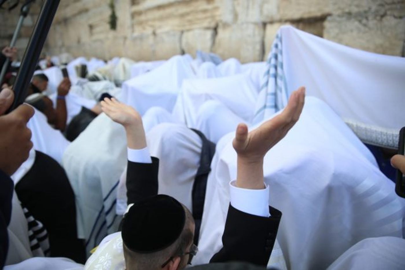 מרהיב: 100 אלף איש בברכת כוהנים בכותל. גלריה