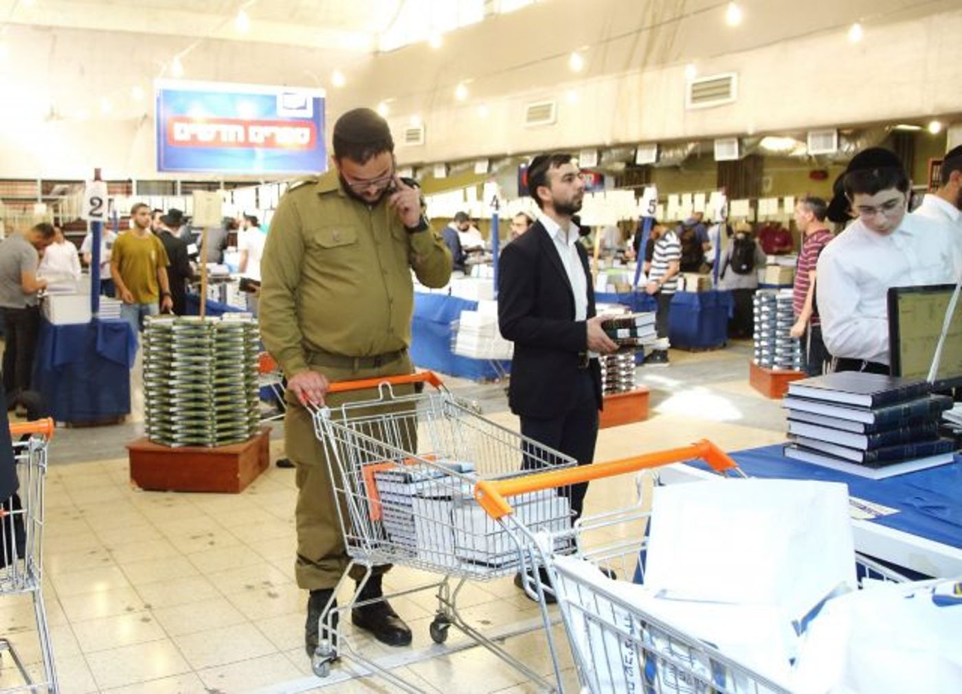 שיא ביריד הספרים: מעל 17,000 מבקרים