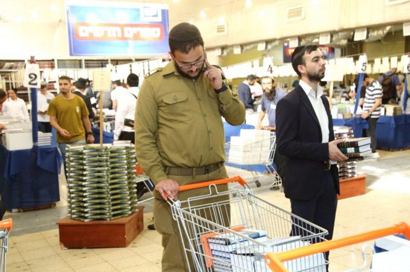 שיא ביריד הספרים: מעל 17,000 מבקרים