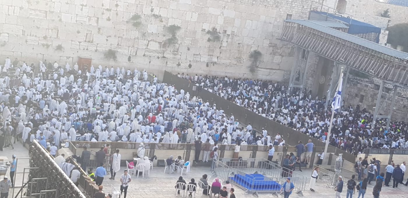 הרימו ידיים? הרפורמיות נטשו את הכותל