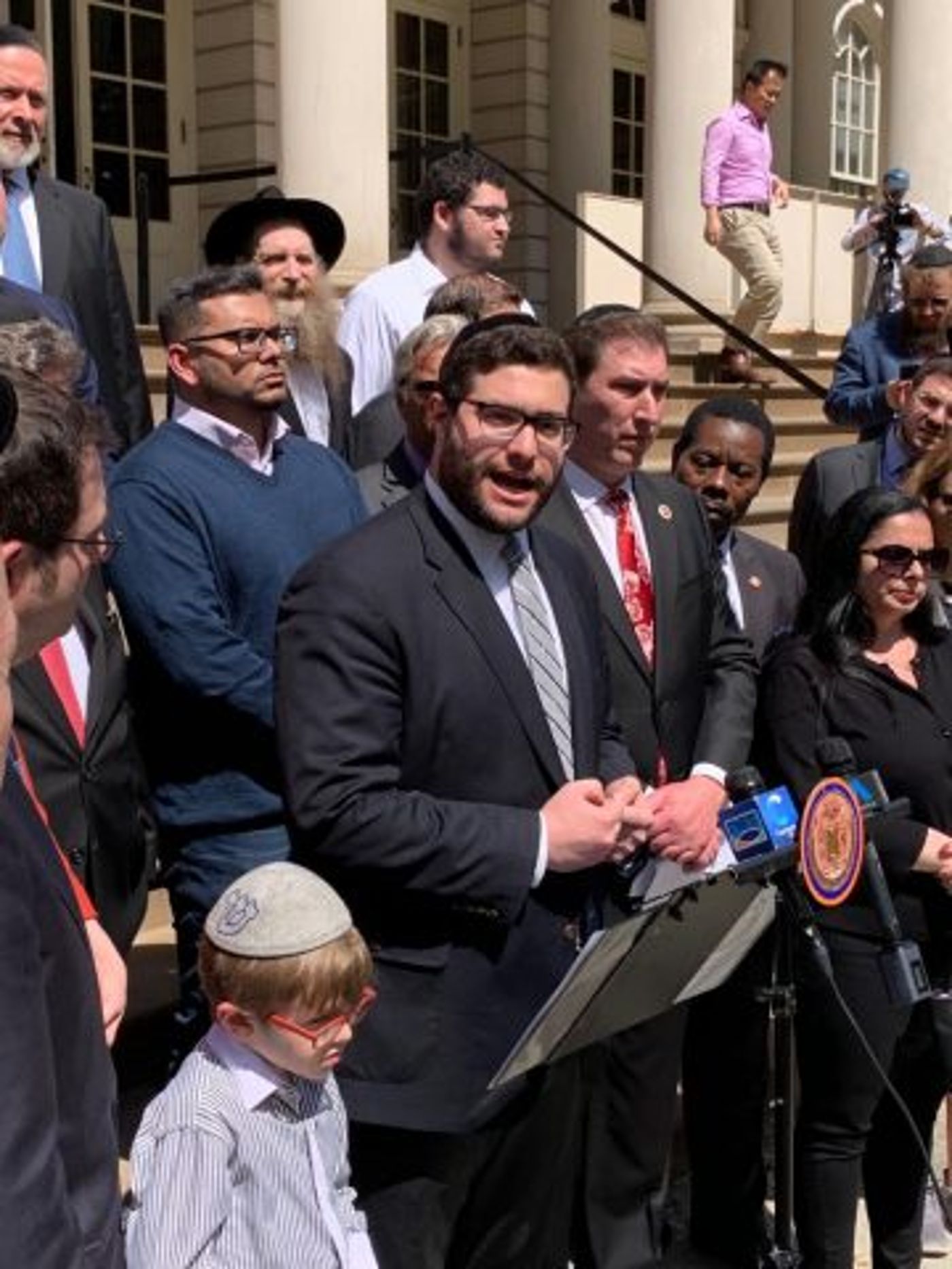 הרב בנימין גולדשמידט עם מורי ליטווק, ראש מחלקת יחסי ממשל של הOU