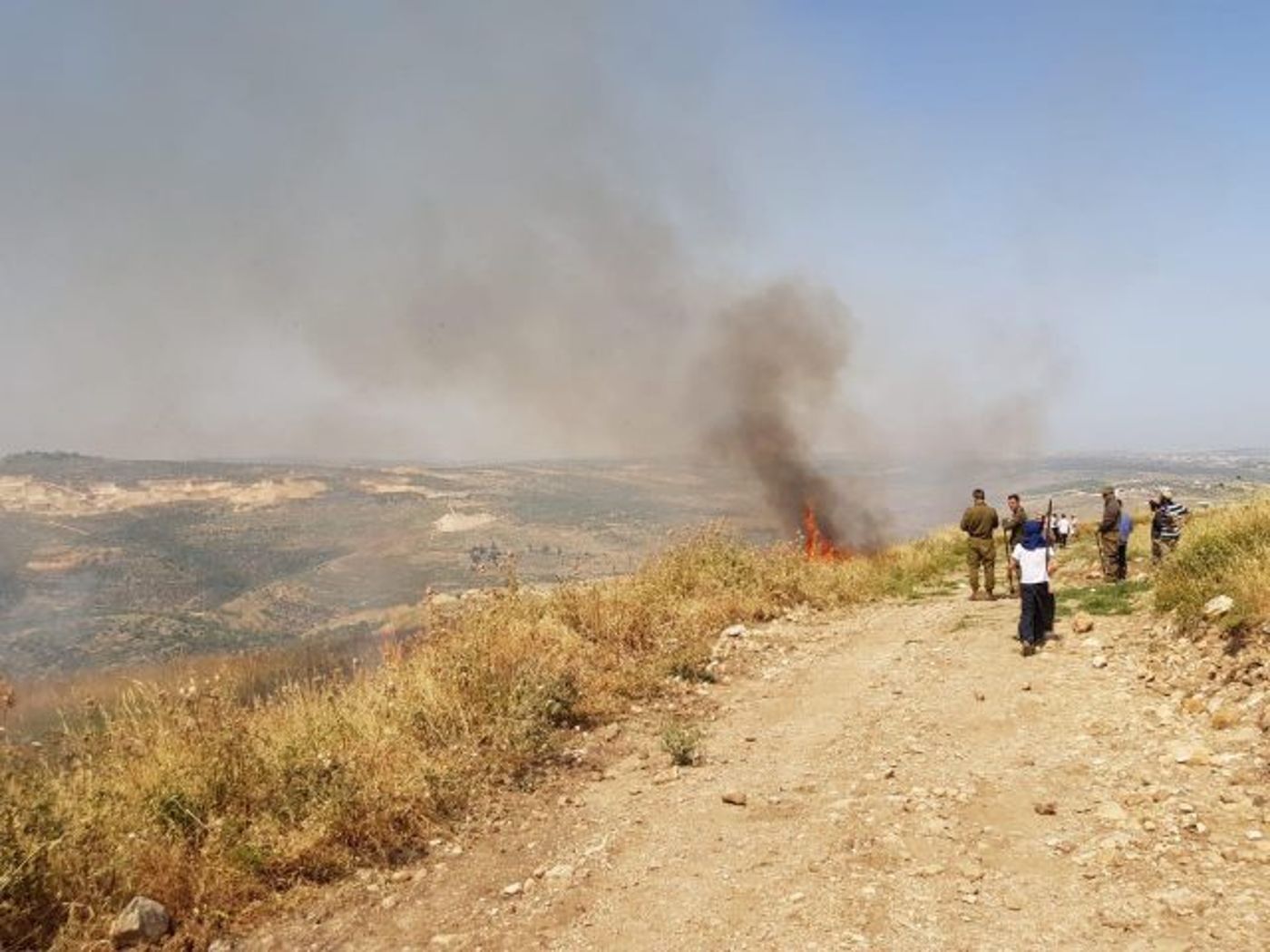 צפו: מחבלים הציתו את שדות היישוב יצהר