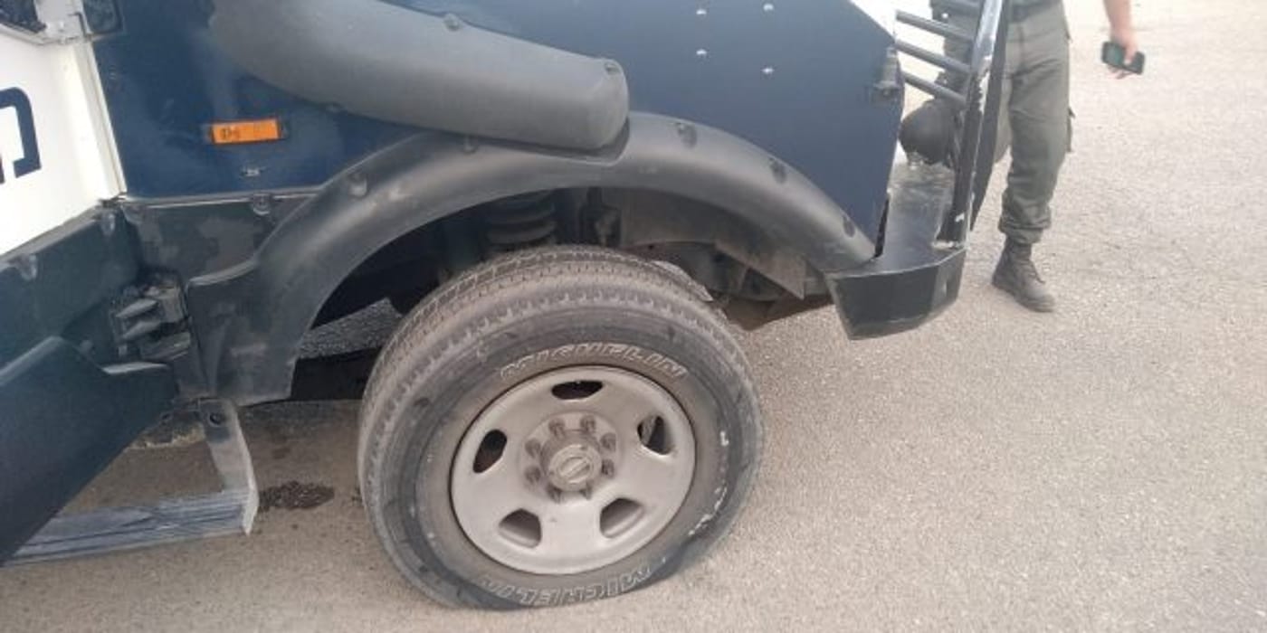 לאחר עימות קשה: רעולי פנים תקפו שוטרים ביצהר