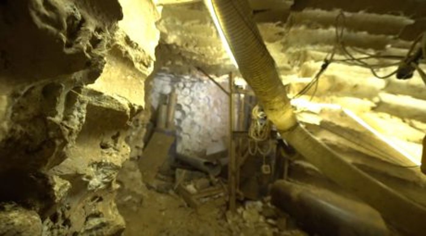 צה"ל חושף מתוך המנהרה של החיזבאללה בצפון