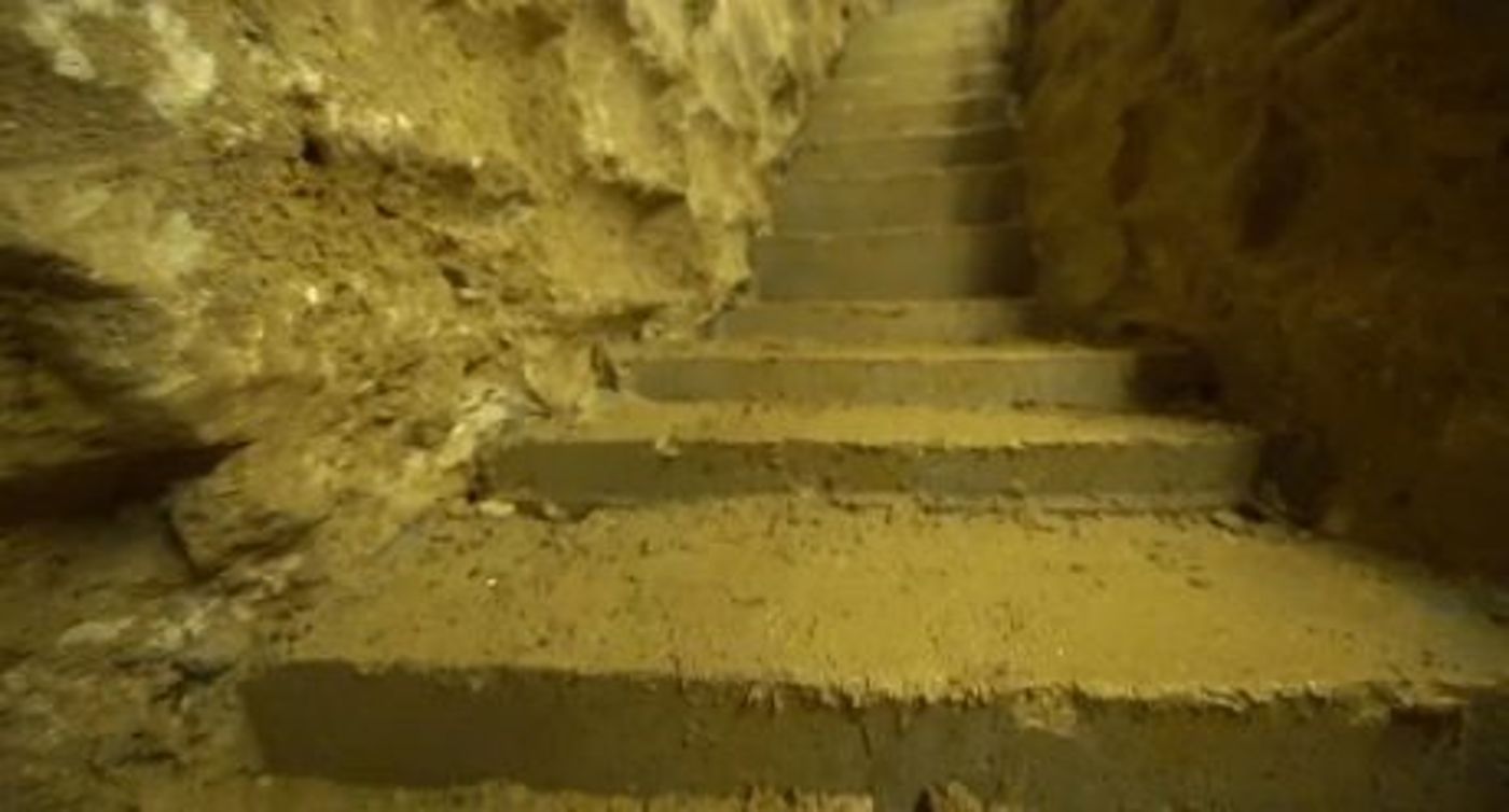 צה"ל חושף מתוך המנהרה של החיזבאללה בצפון
