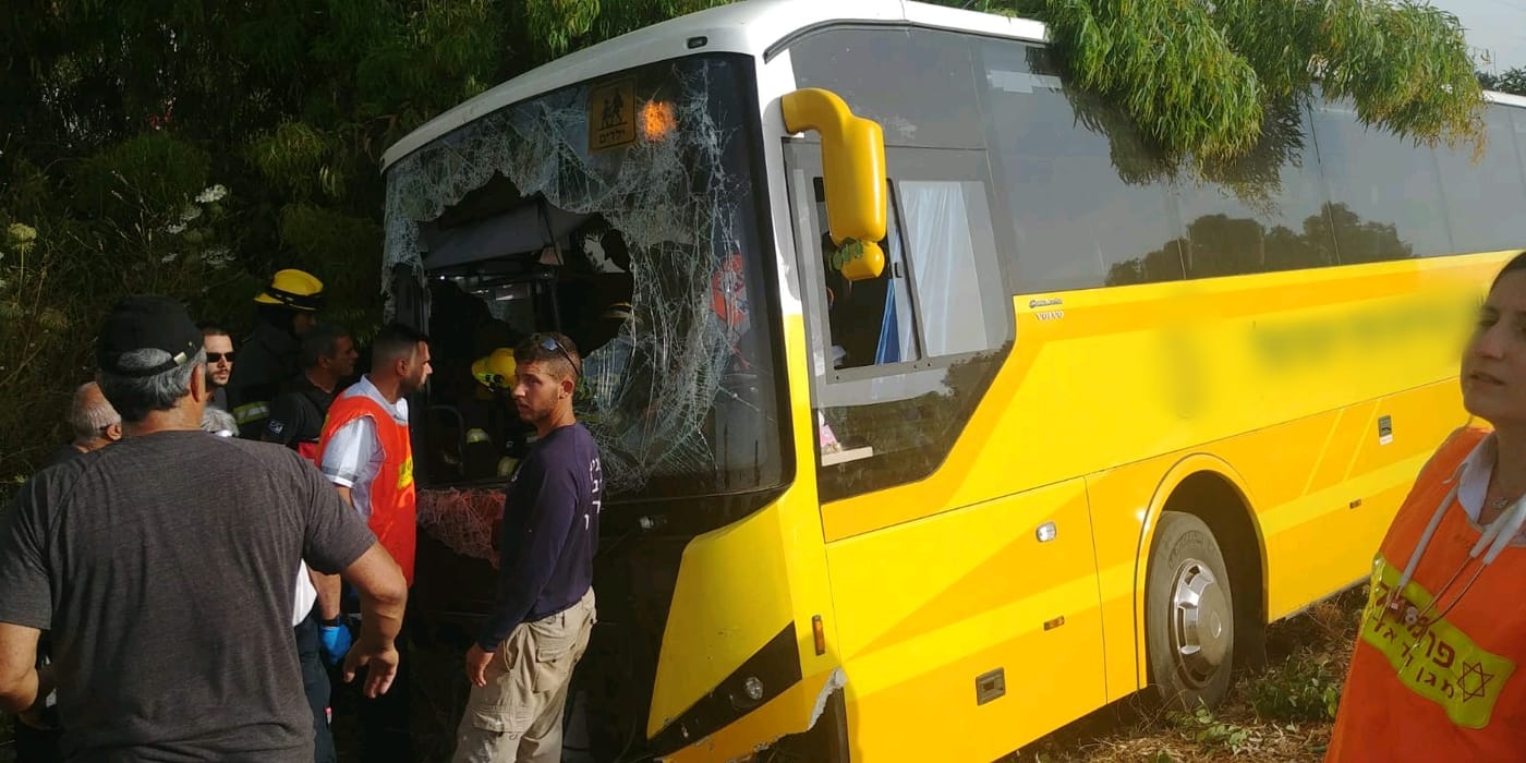 אוטובוס הסעות ירד מהכביש; 35 ילדים נפצעו