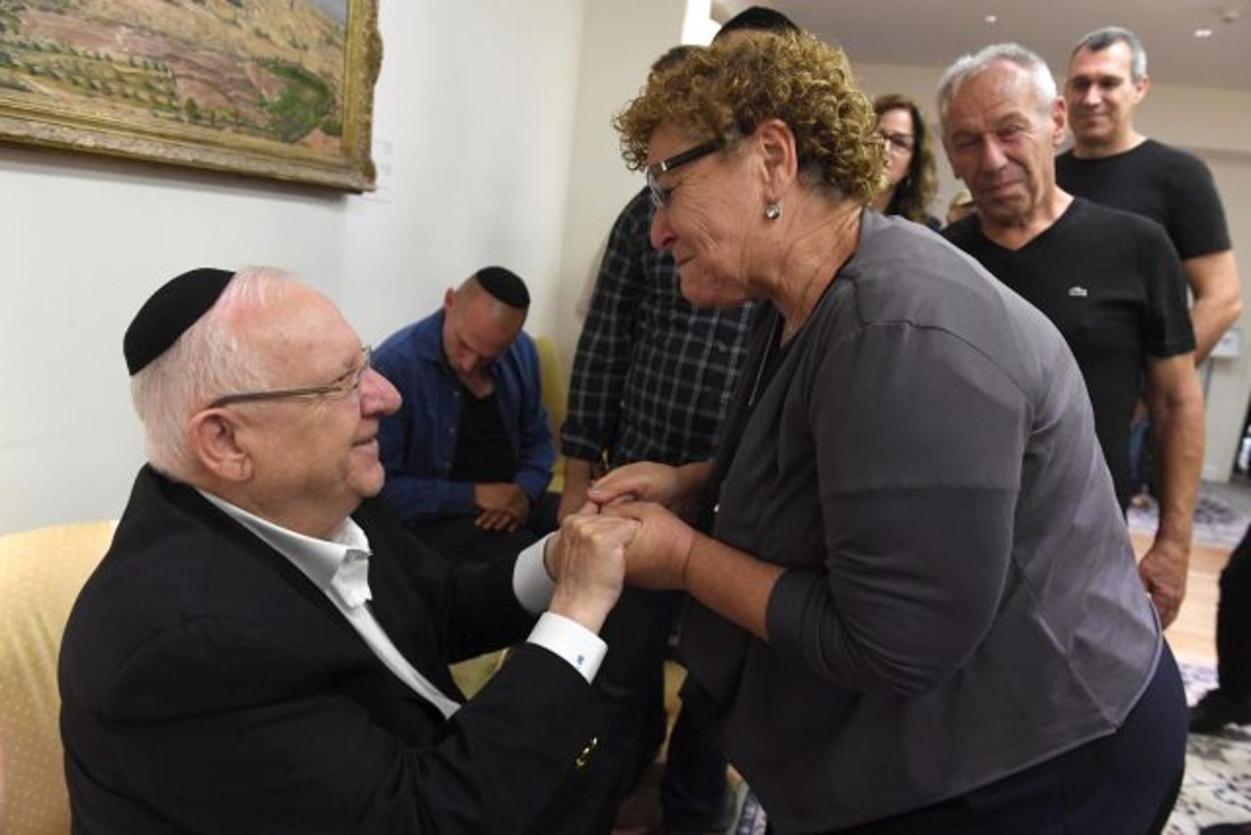 מנחמים את הנשיא ריבלין: מאות הגיעו מרחבי הארץ