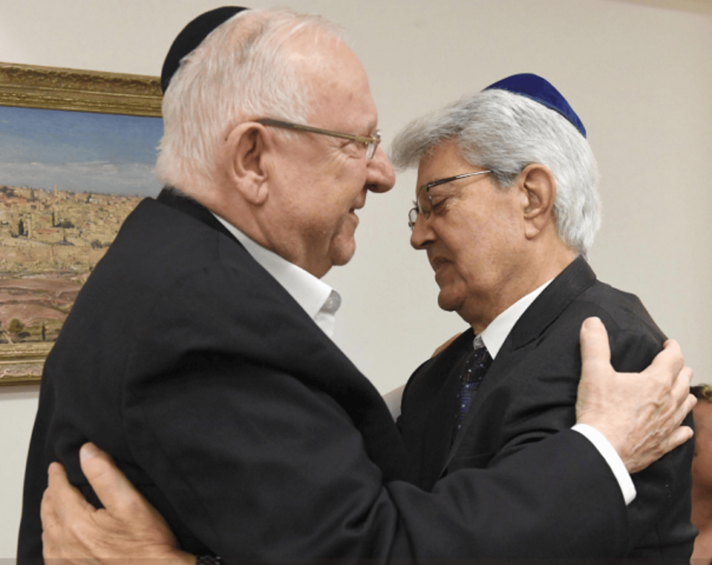 מנחמים את הנשיא ריבלין: מאות הגיעו מרחבי הארץ