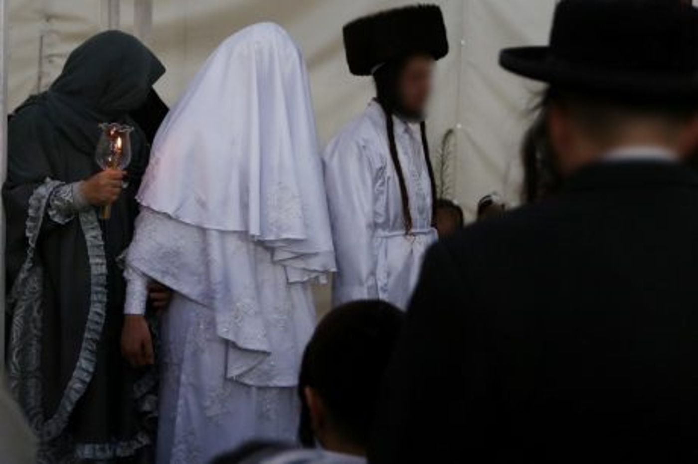 חתן בן 17, כלה בת 16: תיעוד מיוחד מחתונת הסתר