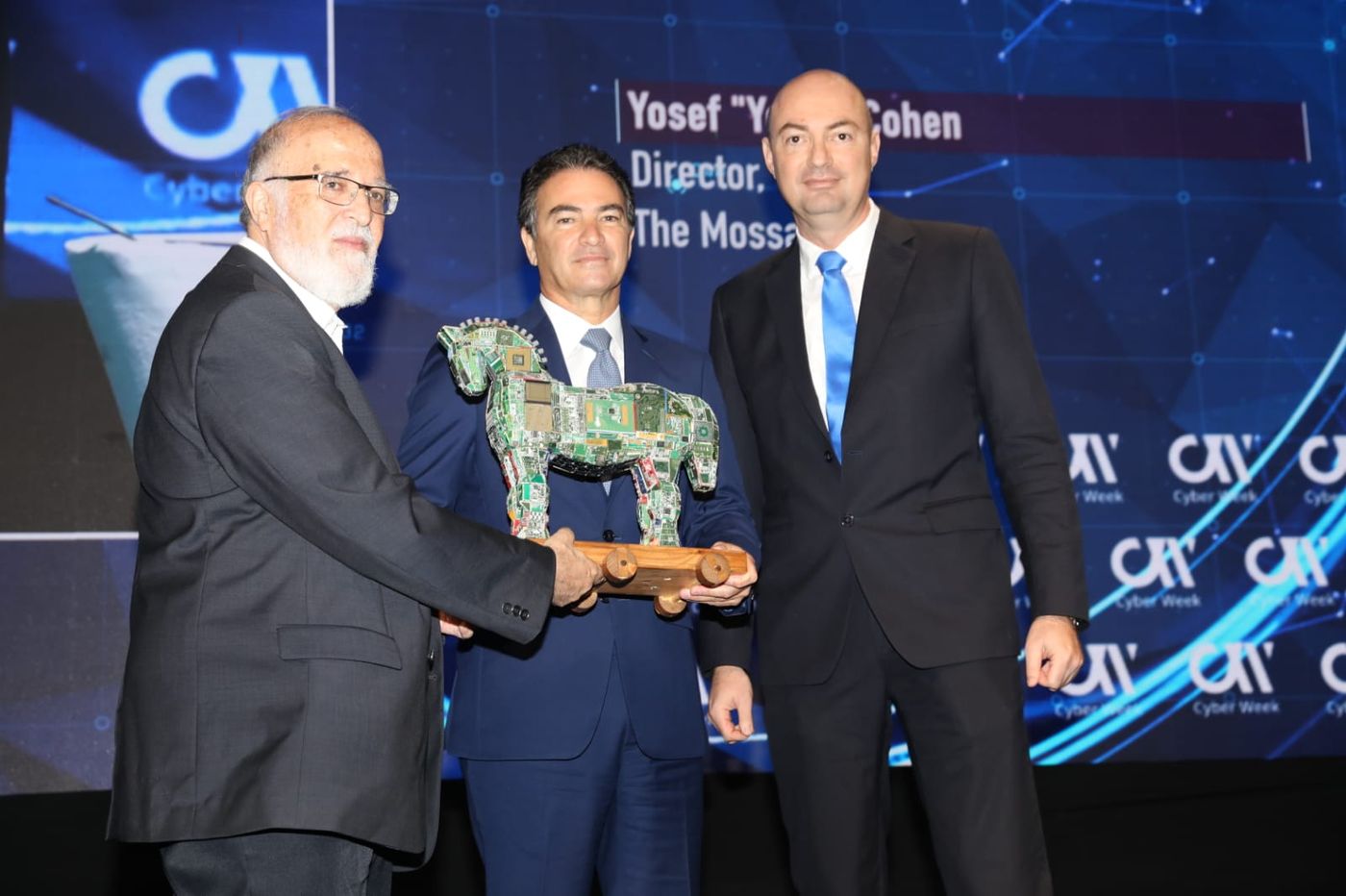 ראש המוסד: "אנו מוקפים באינטרנט ולכן פגיעים יותר"