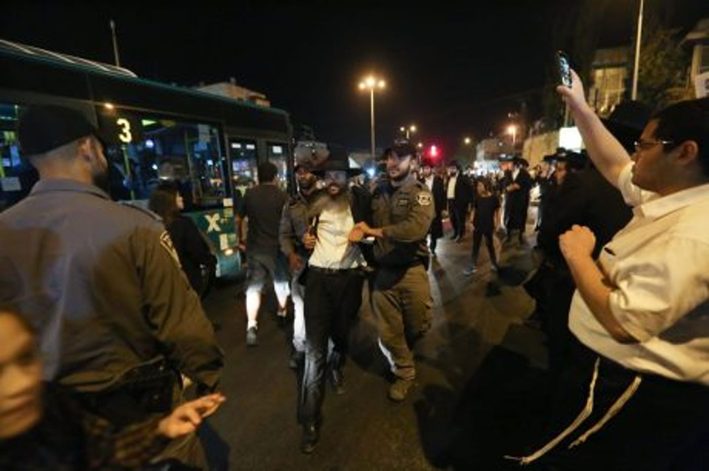 מחאה בירושלים: רחובות נחסמו, 4 מפגינים נעצרו