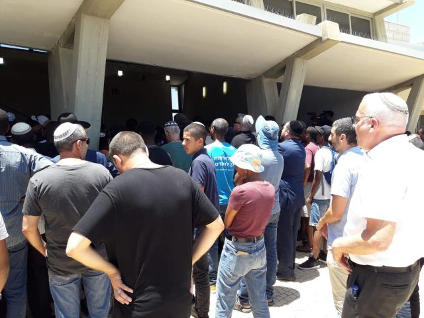 המשתתפים בהלוויה של סלומון טקה ז"ל