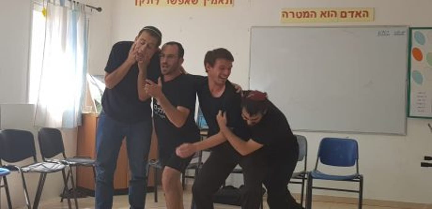 הוראה ומשחק במעשיהו: האם ניתן לחנך בכלא?