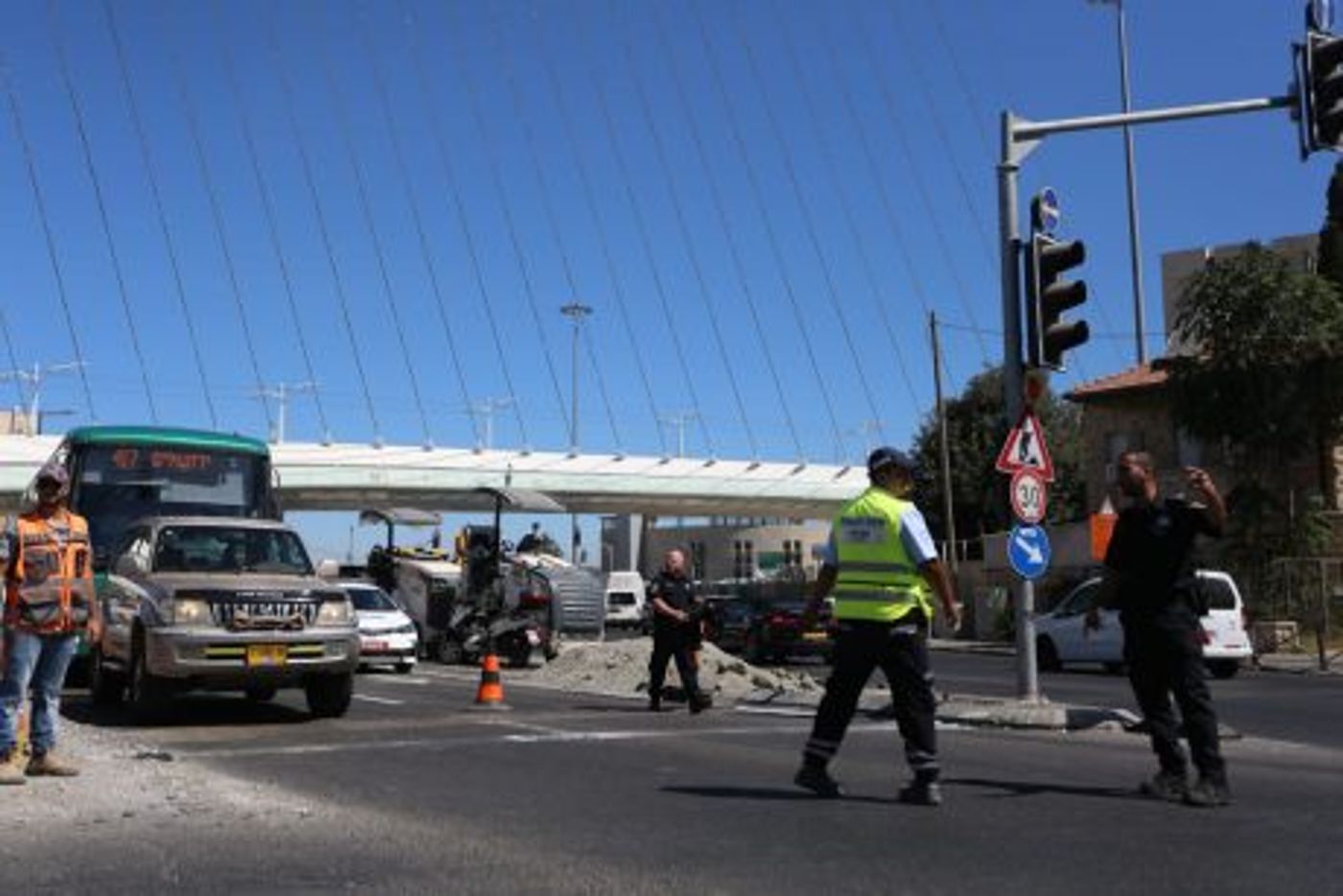 בדרך לפקקים: הכניסה לי-ם נחסמה • צפו בגלריה