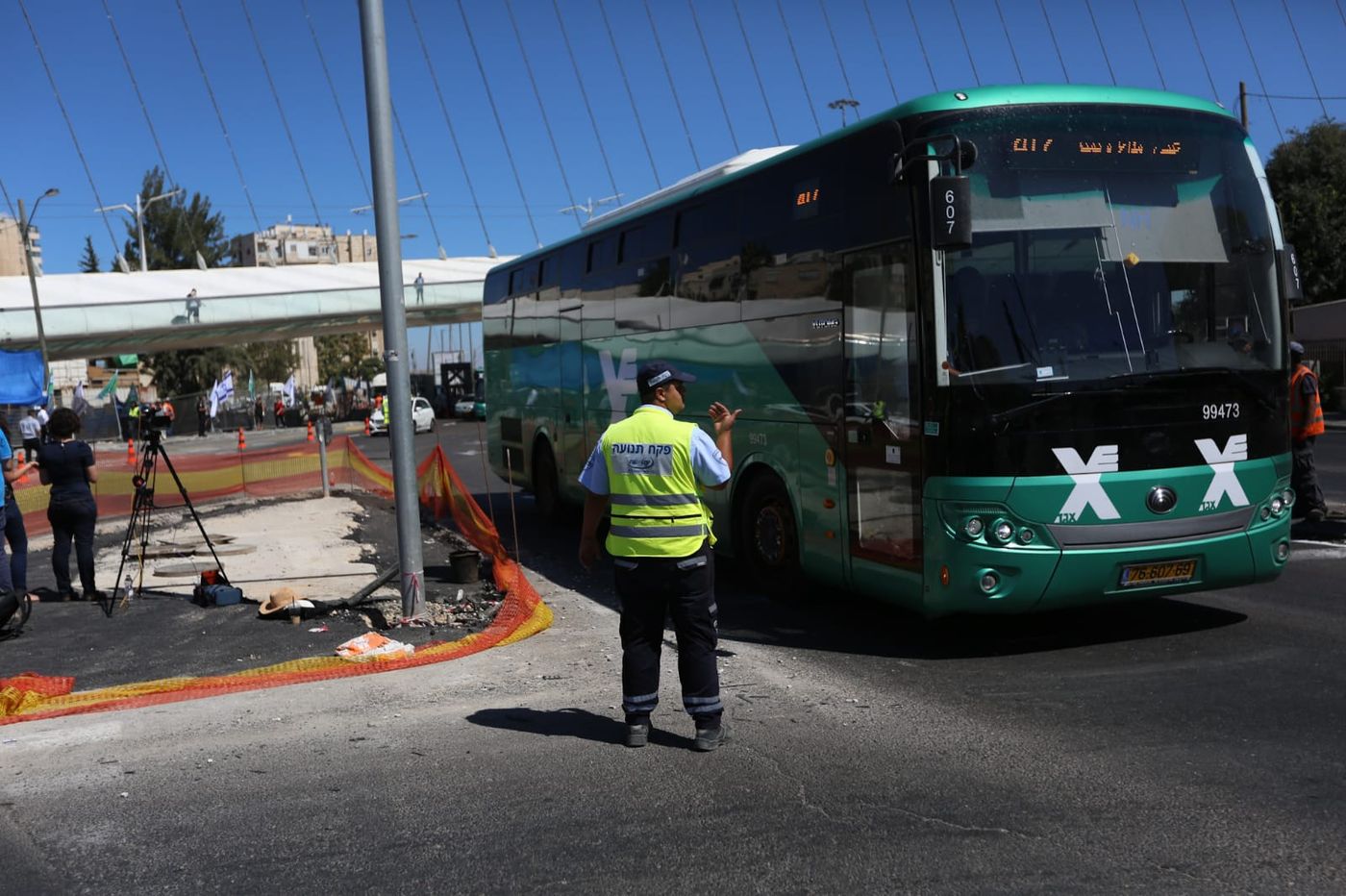 בדרך לפקקים: הכניסה לי-ם נחסמה • צפו בגלריה