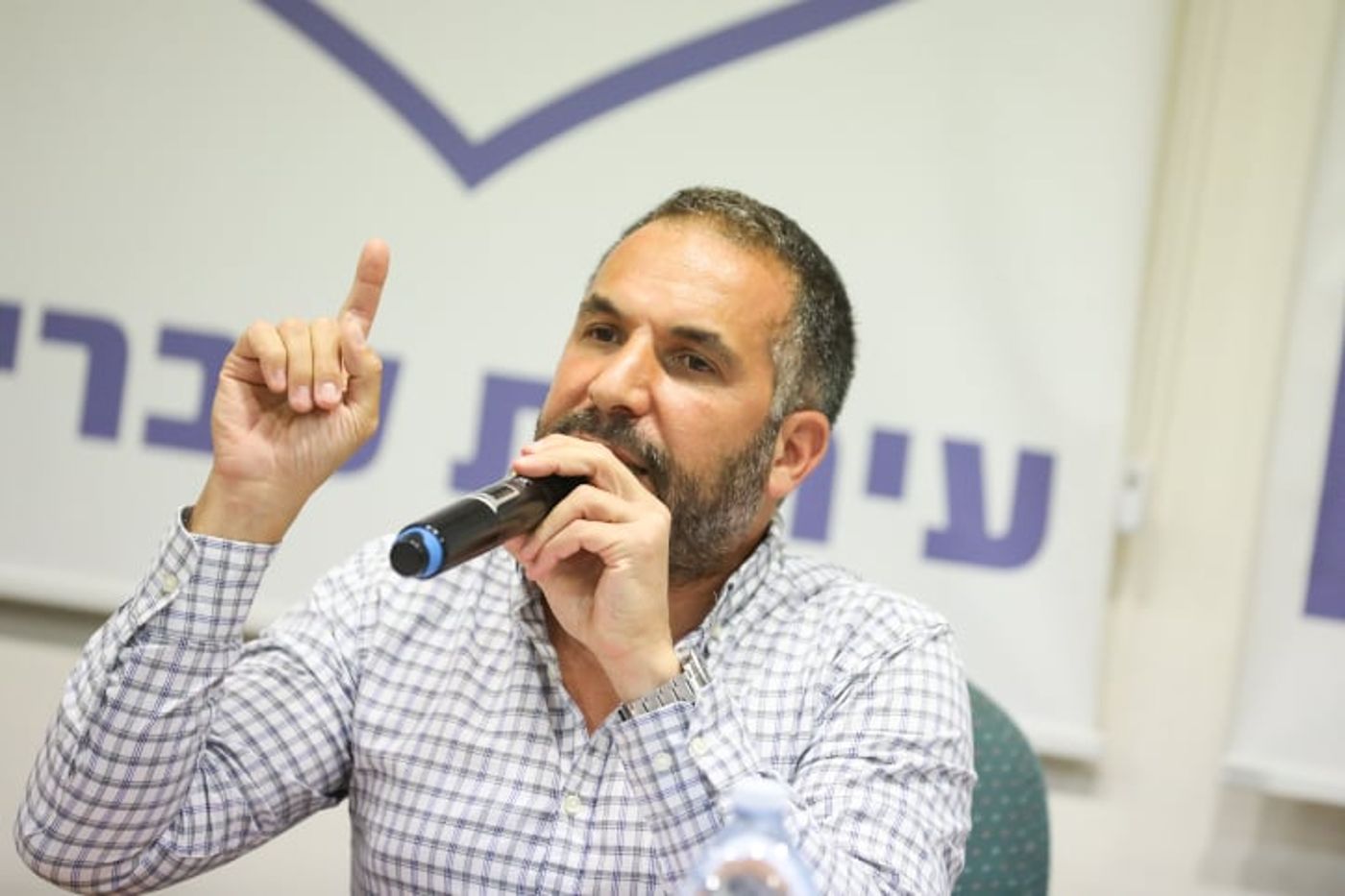 רון קובי התלונן במשטרה שהותקף בבניין העירייה