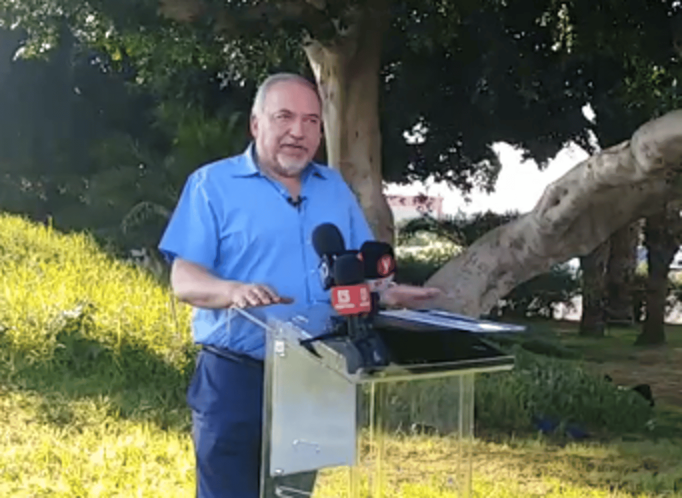 ליברמן: נתנגד לממשלה עם הרב רפי וסמוטריץ'