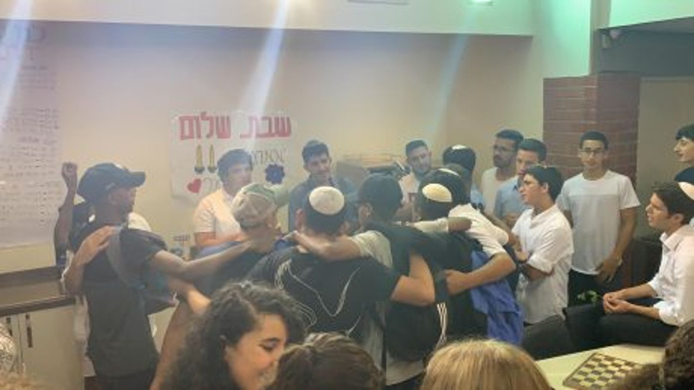 הנוער מתאחד: 100 בני נוער בשבת חילונים-דתיים