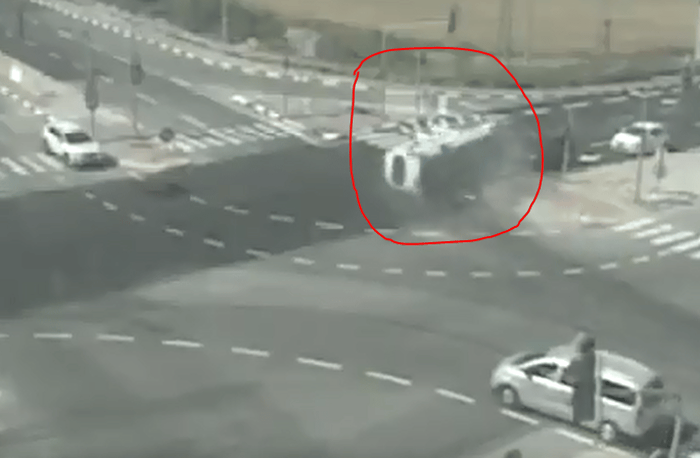 תיעוד: מיניבוס של שב"ס התהפך – שבעה נפצעו