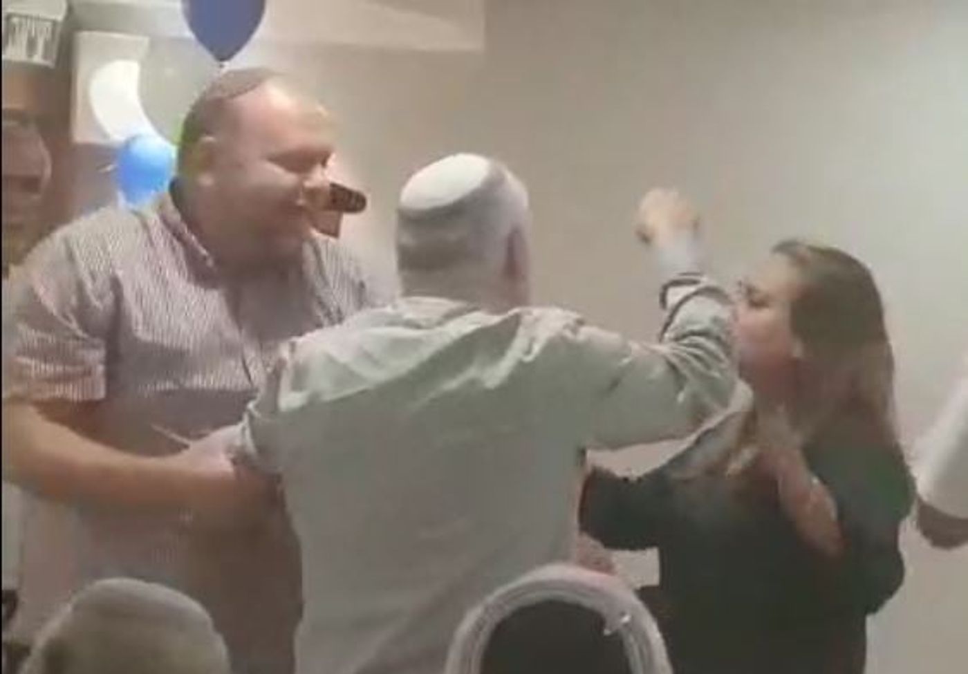 הזעם על הרב פרץ • מאיר אינדור מבהיר: "לא לבזותך באתי"