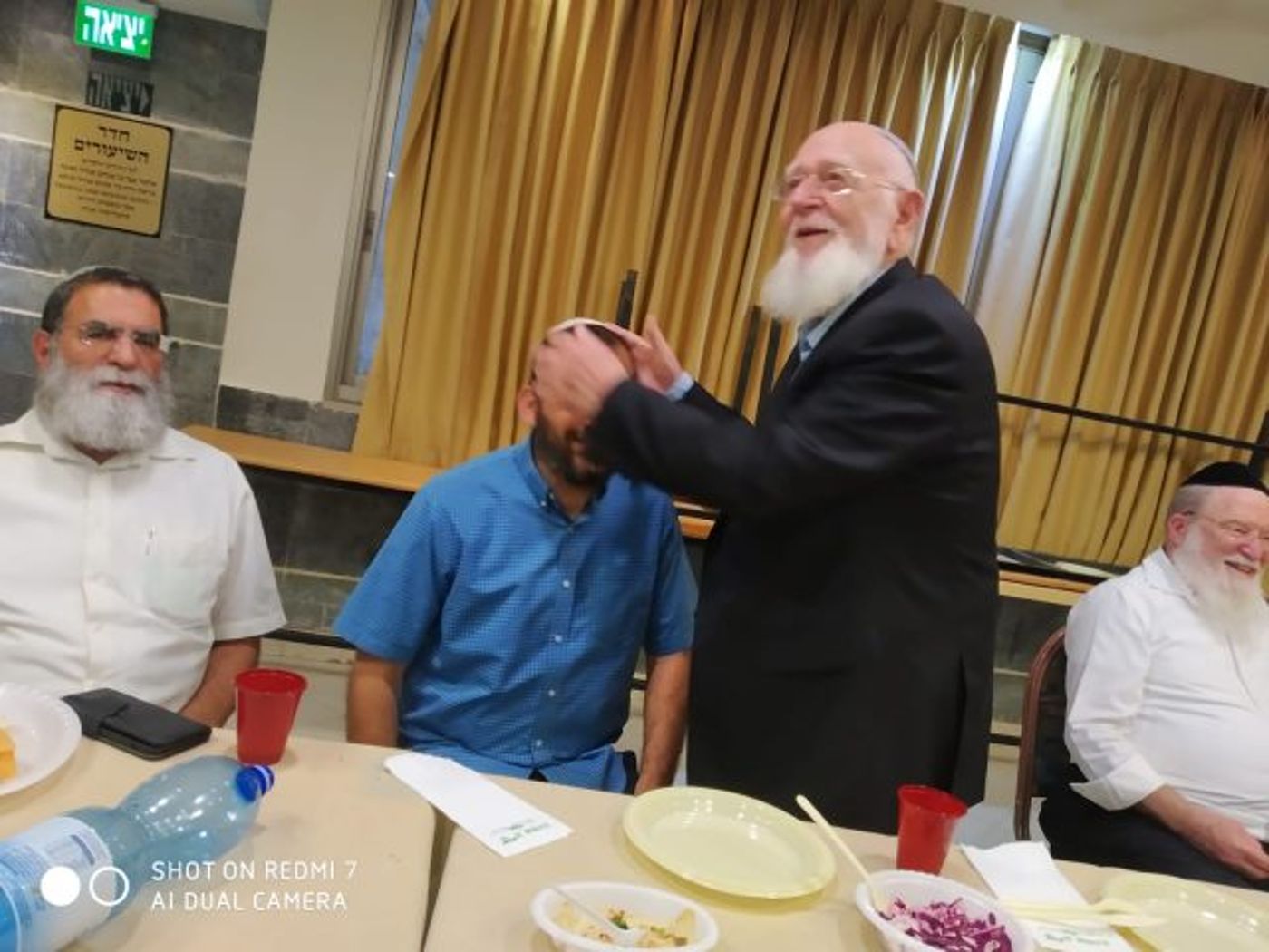 באדיבות המצלם