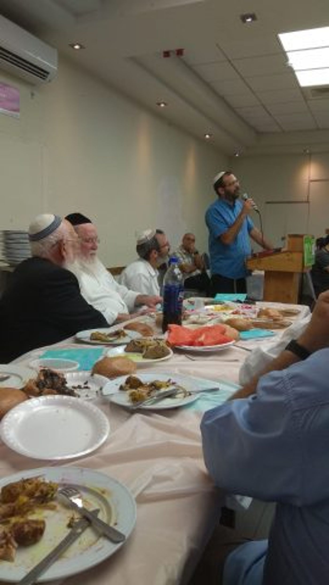 באדיבות המצלם