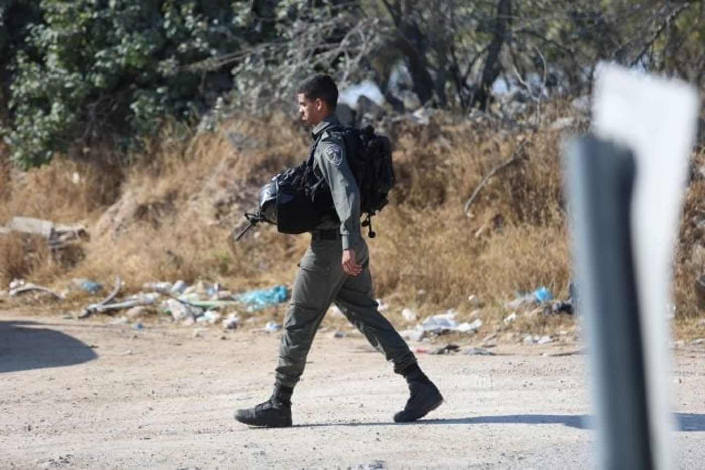 מצוד אחר המחבל: צפו בתיעוד מזירת הפיגוע